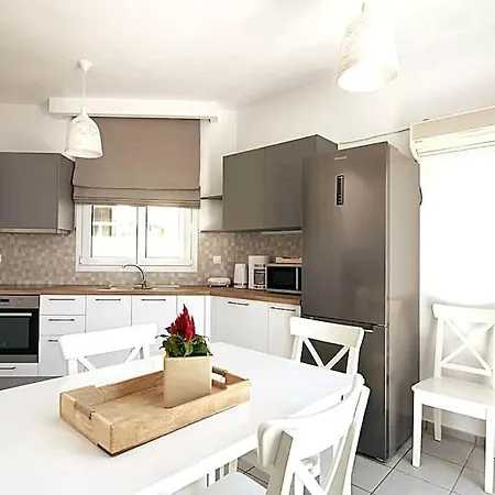 Renovated Maisonette By The Sea W/ Rooftop Terrace Apartment Stalida