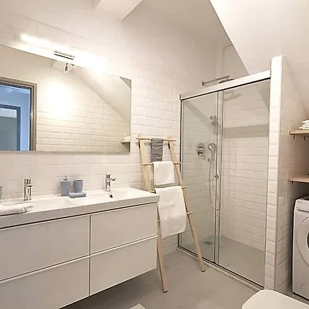 Renovated Maisonette By The Sea W/ Rooftop Terrace Stalida