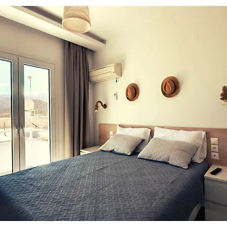 Renovated Maisonette By The Sea W/ Rooftop Terrace * Stalida